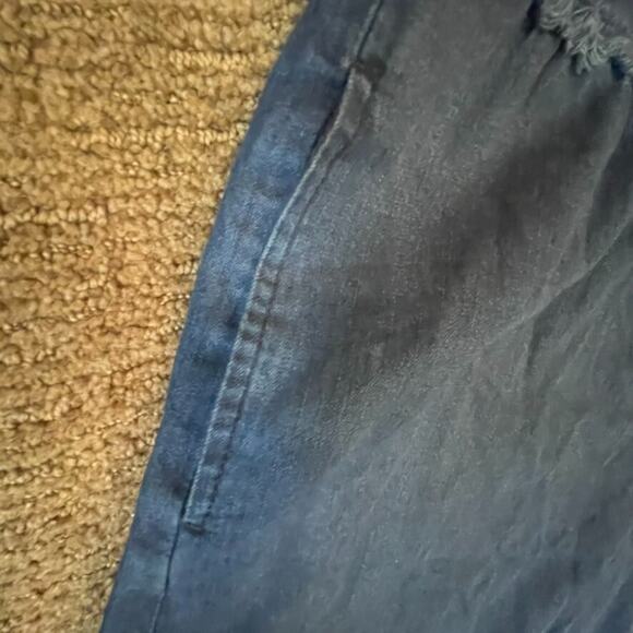 Free People‎ Chambray Jumpsuit L Racerback Wide Leg Cropped Raw Hem Boho - Picture 8 of 11